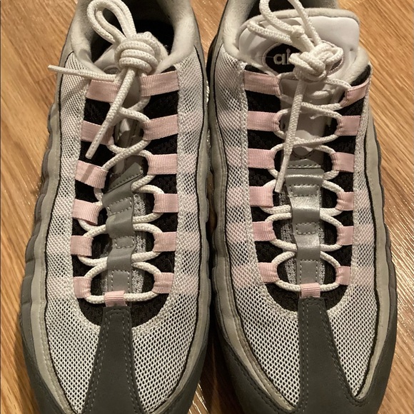 Nike air max 95 grey / pink foam size 11 lightly used good condition CJ0588 001 - Picture 7 of 7
